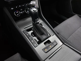Skoda Superb Combi 1.4 TSI iV Business Edition Plus | Camera | Memory Stoelen | Stoelverwarming | Cruise Control / 14
