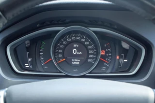 Volvo V40 2.0 T2 Inscription Parkeersensor achter|Bleutooth|Airco / 25
