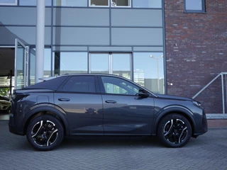 Peugeot 3008 1.6 plug-in Hybrid 195 Allure | Afneembare trekhaak | 1550KG Trekgewicht | Navigatie | Stoelverwarming | Camera achter | Full LED / 2