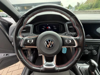 Volkswagen T-Roc 1.5 TSI Sport Business R-Line / Pano / ACC / Led / IQ Drive / Camera / Trekhaak . / 27