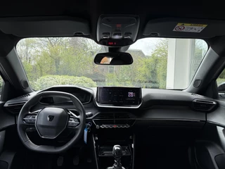 Peugeot 2008 1.2 Turbo 100 Allure | Draadloos Apple Carplay/Android Auto | Parkeersensoren | Privacy Glass | Lichtmetalen velgen / 21