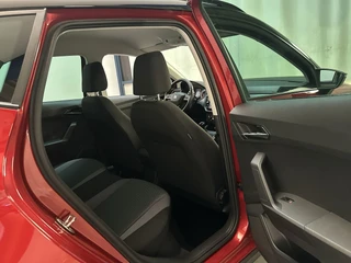 Seat Arona 1.0 TSI 110pk Style Business Intense Camera Navigatie Climate Control Adaptive Cruise / 18