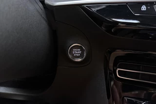 Opel Mokka 1.2 Turbo 130pk Ultimate | Climate Control | Adapt. Cruise control | Navi via Apple Carplay/Android Auto | Alcantara bekleding | Massagefunctie | Zwart dak | 18" Lichtmetalen velgen / 23