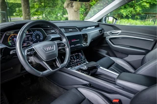 Audi e-tron Sportback 55 quattro S edition 95 kWh  Panorama Leder Trekhaak / 6