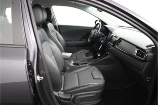 Kia Niro 1.6 GDi Hybrid DynamicLine  - Trekhaak - Cruise Control - Airco - - Virena zekerheidspakket €895 / 36