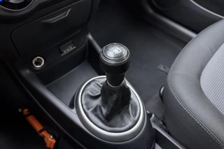 Hyundai i20 1.2i i-Motion 85pk | 5 Deurs | Airco | Lichtmetalen Velgen | Audio | Weinig Kilometers / 22