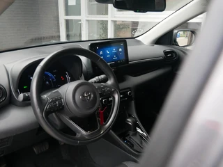 Toyota Yaris 1.5 Hybrid Dynamic Dealer onderhouden| ACC / 14