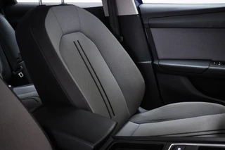 SEAT Leon Sportstourer 1.5 eTSI Style Launch Edition | LED | STUUR / STOEL- VERWARMING | DAB / 10
