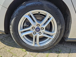 Ford Focus Wagon 1.0 EcoBoost NAVI TEL LM PDC CAMERA / 7