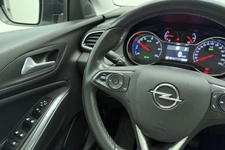 Opel Grandland X 1.6 Turbo 300pk Hybrid4 Elegance | Navigatie | Keyless | Camera | Parelmoer kleur | Electrische achterklep | Lichtmetalen velgen | AGR Comfortstoelen | Voorruitverwarming | Zwart dak / 23