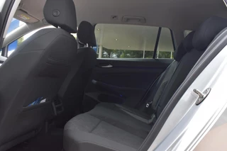 Volkswagen Golf Variant 1.0 TSI Life Business BSM | Navigatie | Stuur/Stoelverwarming | Sfeerverlichting | 12 mnd BOVAG garantie | Whatsapp 06-53188999 / 7