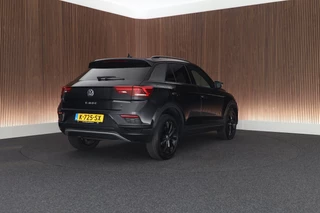 Volkswagen T-Roc 1.5 TSI 150pk DSG Sport Black Style Keyless Camera Virtual Cockpit Navigatie / 10