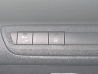 Peugeot 208 PANORAMADAK AUTOMAAT NAVI TEL LM CAMERA / 18