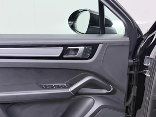 Porsche Cayenne 3.0 E-Hybrid Platinum Edition SOH 100%! 340kw | MEM. SEATS | Luchtvering | pano | stoelverwarming + verkoeling | 360 camera | Bose | sportchrono | mega knappe auto! | incl 12 mnd Bovag garantie | / 19