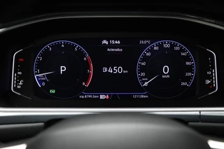 Volkswagen T-Roc 1.5 TSI Style | IQ LIGHT | STOELVERWARMING | CLIMA | APP CONNECT | DAB | PDC / 7