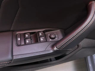 Cupra Formentor 1.4 e-Hybrid Business Leder Stoelverwarming Camera Sfeerverlichting / 18