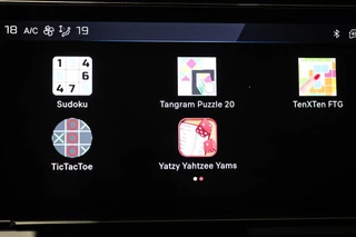 Peugeot e-408 Allure 58 kWh | NIEUW | COMFORT / CONNECT / 360 VISION & DRIVE ASSIST- PACK | STUURVERWARMING | DAB | APPLE | CAMERA / 47