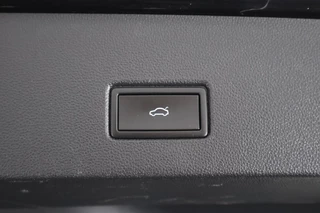 Volkswagen T-Roc 1.5 TSI 150pk R-Line Sport Camera Navigatie / 42