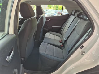 Kia Stonic 1.0 T-GDI DYNAMIC LINE Camera, Carplay, Zwart dak, Navi, Cruise controle, ALL IN prijs! / 13