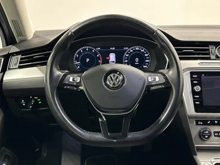 Volkswagen Passat Variant 1.5 TSI Highline NAVI CARPLAY CRUISE LM ECC. / 19