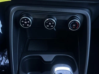 Citroen C3 1.2 Turbo 100pk Plus | Apple Carplay/Android Auto | Comfort Seats | Parkeersensoren | Cruise Control | Airco | Isofix | DAB | Full LED | / 21