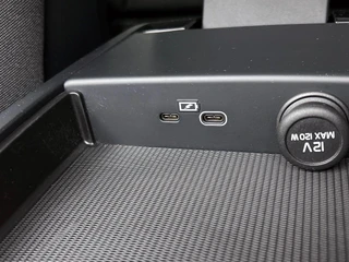 Volvo V60 2.0 T6 Plug-in hybrid AWD Core Bright NAVI & CARPLAY | AD_CRUISE | FULL-LED / 45