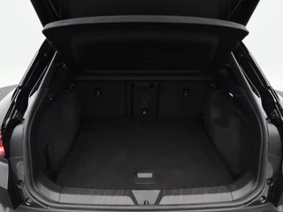 Volkswagen ID.4 First Max 77 kWh | Stoel/Stuurverwarming | Panorama dak | IQ Light | 360 Camera | Adaptive cruise | 21 Inch / 17