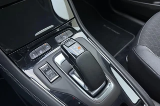 Opel Grandland X 1.6 Turbo Hybrid Business Elegance 225 PK Automaat | Trekhaak | Camera | Keyless | Elektrische achterklep | Climate control | Stoelverwarming | Dakrails / 29
