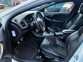 Volvo V40 2.0 T3 153PK! R-DESIGN / 4