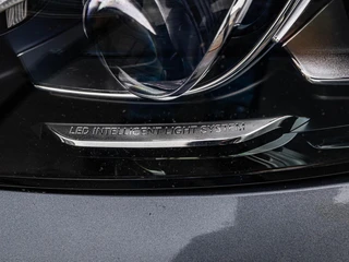 Mercedes-Benz C-klasse 180 AMG Night Edition | Panoramadak | Burmester | Memory | 360 Camera | Leder | LED | Sfeerverlichting | Stoelverwarming | 19" / 43