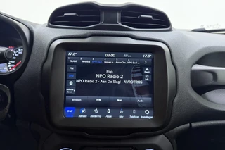 Jeep Renegade 1.3T-e Freedom Automaat | Navigatie | Trekhaak | Camera | Dakrails | Extra getint glas | Lichtmetalen velgen | Parkeerassistent / 25