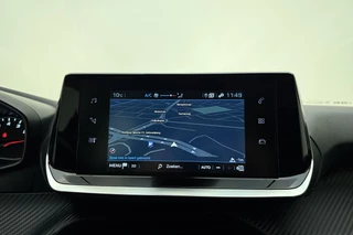 Peugeot 2008 1.2 PureTech Active Cruise Control l Airco l Apple Carplay/Android Auto l Parkeersensoren l Centrale Deurvergrendeling l Elektrische ramen l Elektrisch Verstelbare Spiegels / 25
