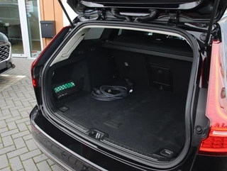 Volvo V60 2.0 T6 Plug-in hybrid AWD Ultra Bright | SOH 99% | Long Range / 30