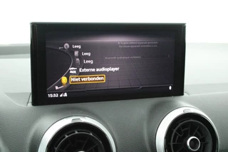 Audi Q2 35 TFSI 150pk S Edition Panoramadak Keyless Virtual Cockpit LED Koplampen S-Line / 26