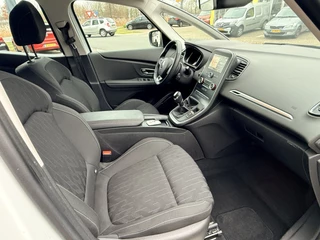 Renault Scénic 1.3 TCe Limited  | Keyless | Navi | Apple / Android | DAB + | PDC v+a | Cruise / 34