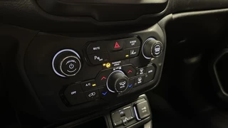 Jeep Renegade 1.0T Longitude CRUISE CARPLAY NAVI ECC DAB. / 43