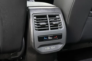 CUPRA Leon Sportstourer 1.4 e-Hybrid VZ 245 PK Achteruitrijcamera Apple CarPlay Stoel-Stuurverwarming / 36