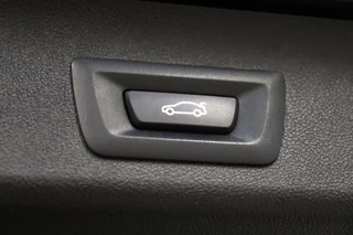 BMW 5 Serie Touring 540i xDrive High Executive Automaat  / Harman Kardon / Adaptief Onderstel / Driving Assistant / Achteruitrijcamera / Navigatie Professional / Cruise Control / Sportstoelen / Parking Assistant / Zonnescherm / Climate Control / 18 Inch / Stoelverwarming voor+achter / 39