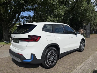 BMW iX1 xDrive30 Launch Edition 67 kWh | HUD | 360 | Keyless | BTW | LED | / 28