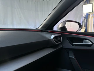Seat Leon Sportstourer 1.5 TSI 150pk FR Business Intense LED Trekhaak Camera App-Connect Sfeerverlichting / 25