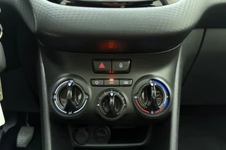 Peugeot 2008 1.2 PureTech Blue Lion 110pk | Navigatie | Panoramadak | Airco | Cruise Control | Parkeersensoren Achter | Bluetooth | Mistlampen / 25