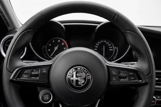 Alfa Romeo Giulia 2.0 Super 200PK Leder l Carplay l Camera l Winterpakket | Memory / 14
