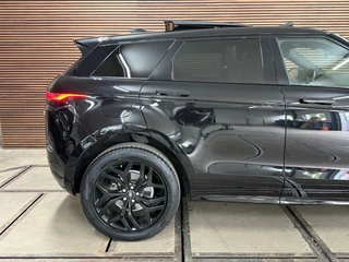 Land Rover Range Rover Evoque 2.0 D165 AWD R-Dynamic HSE | Black Edition | PANO | Leder | Meridian | Winter Pakket | 20inch | ACC / 22