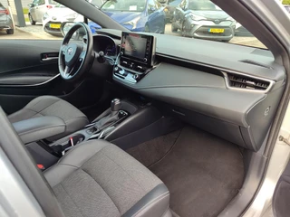Toyota Corolla Touring Sports 1.8 Hybrid DYNAMIC STOELVERW KEYLESS 17'' LM-VELGEN CLIMA AD-CRUISE APPLE/ANDROID PRIVACY GLASS NL-AUTO CAMERA / 2
