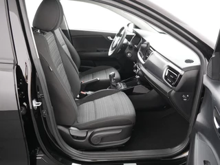 Kia Stonic 1.0 T-GDi MHEV DynamicLine  Navigatie - Achteruitrijcamera - Cruise Control - Apple & Android Carplay - Fabrieksgarantie t/m 14-04-2032 / 43