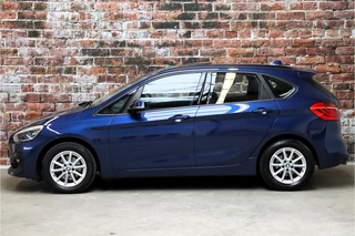BMW 2 Series Active Tourer 218i Executive Automaat  / Navigatie / Trekhaak / Panoramadak / LED / Achteruitrijcamera / Climate Control / Parkeersensoren voor+achter / Cruise Control / Bluetooth / 10