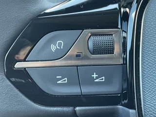 Peugeot 2008 100pk Allure Pack (Camera - Automatische Airco - i-cockpit - Navigatie - 17" - Apple Carplay - LED) / 15