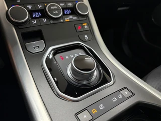 Land Rover Range Rover Evoque 2.0 Si4 HSE Dynamic Panorama | Leder | Camera | LED | Trekhaak | 4WD | Stoelverwarming | NAP | / 11