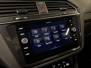 Volkswagen Tiguan 1.5 TSI R-Line Pano Virtual Harman Kardon / 38