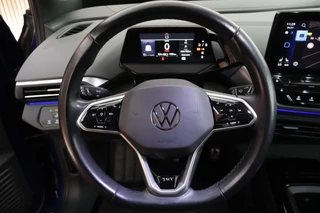 Volkswagen ID.4 First 204pk 77 kWh SOH 91% Leder Stoelverwarming Camera Navigatie / 17